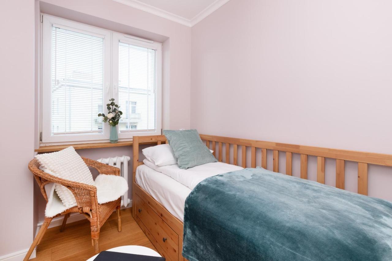 Cozy Pastel Two Bedroom Apartment In Central Gdynia By Noclegi Renters Экстерьер фото