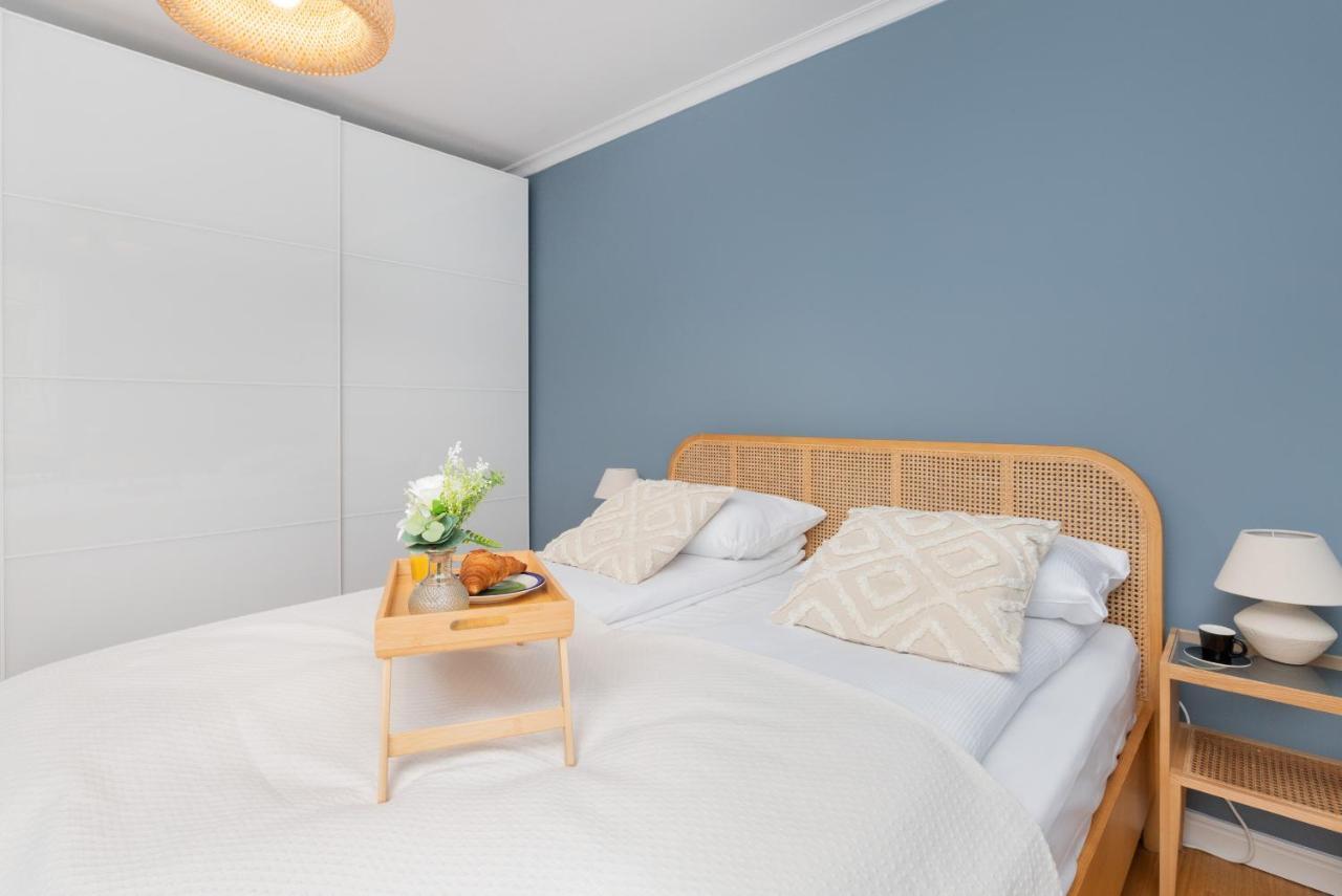 Cozy Pastel Two Bedroom Apartment In Central Gdynia By Noclegi Renters Экстерьер фото
