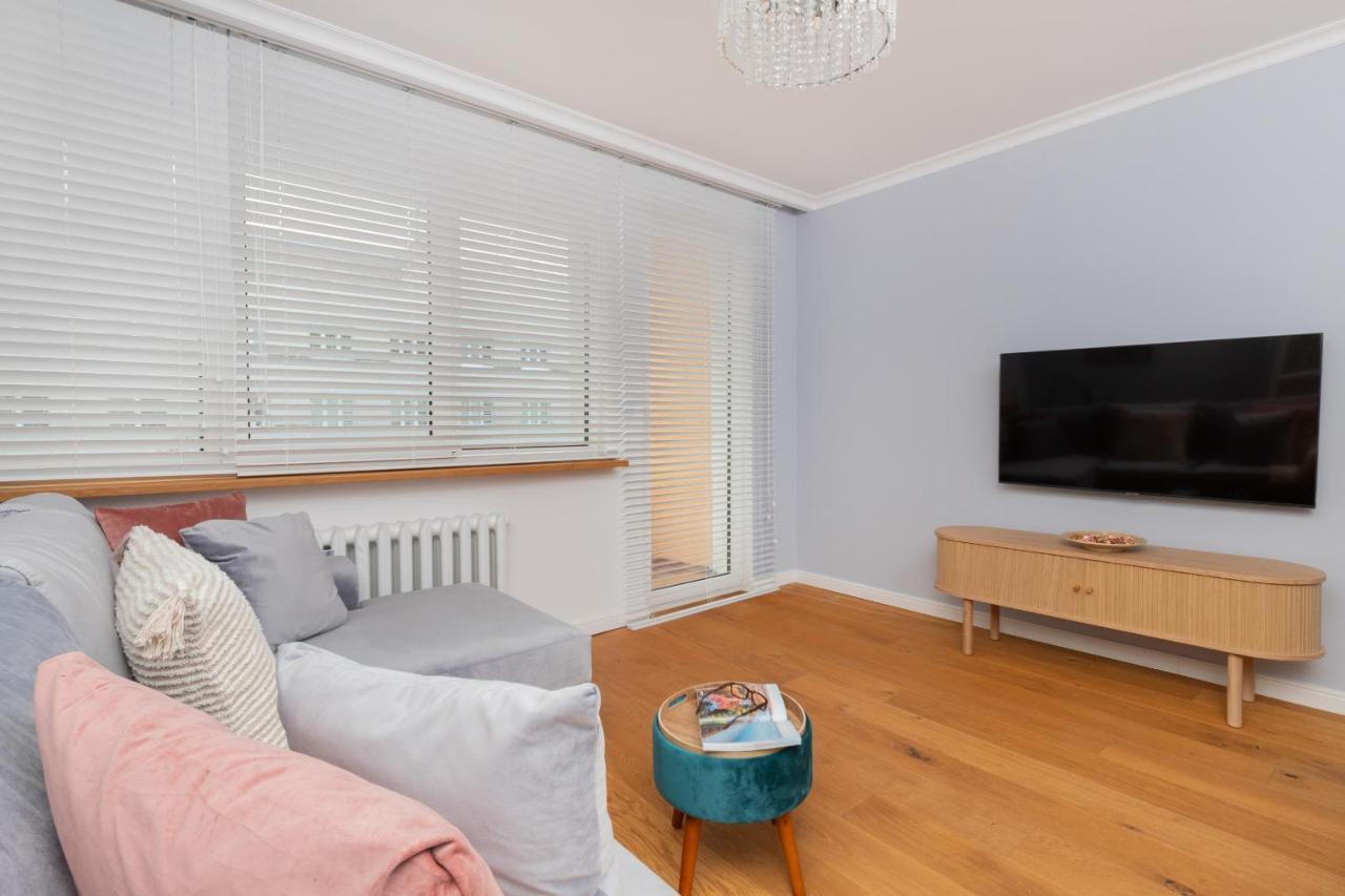 Cozy Pastel Two Bedroom Apartment In Central Gdynia By Noclegi Renters Экстерьер фото