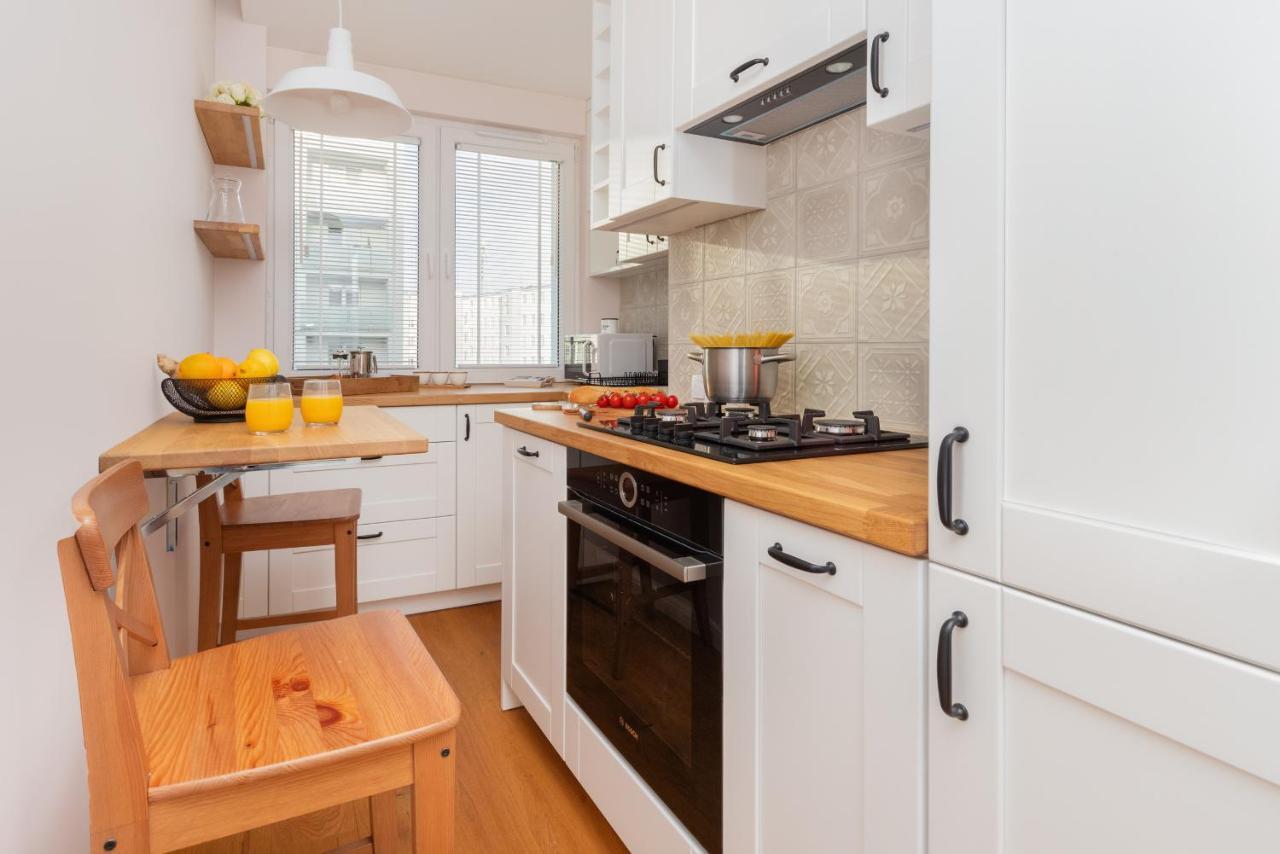 Cozy Pastel Two Bedroom Apartment In Central Gdynia By Noclegi Renters Экстерьер фото